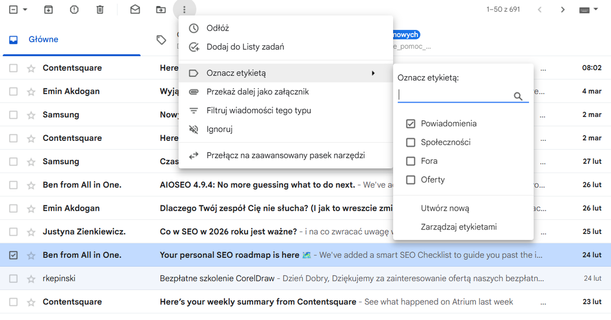 Menu przypisywania etykiety do wiadomości w Gmailu