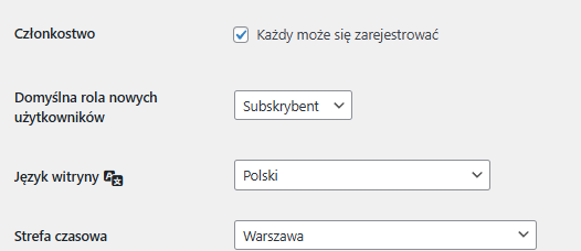 Zrzut ekranu przedstawiający ustawienia ogólne w panelu administracyjnym WordPressa z zaznaczoną opcją 'Każdy może się zarejestrować' i wybraną domyślną rolą 'Subskrybent'.